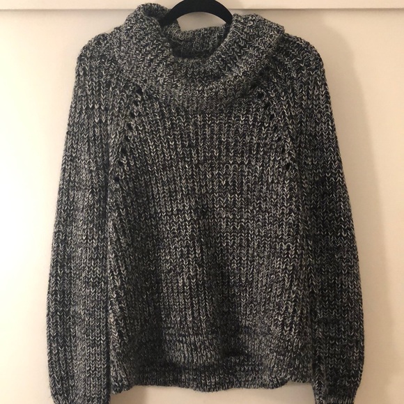 Cowl neck sweater - Picture 1 of 3